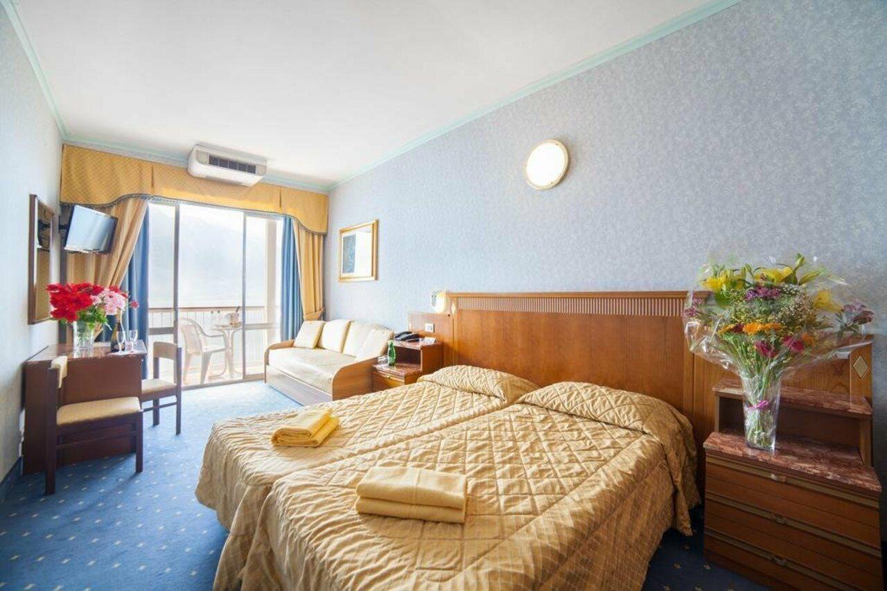 Hotel Astor Limone sul Garda Eksteriør billede