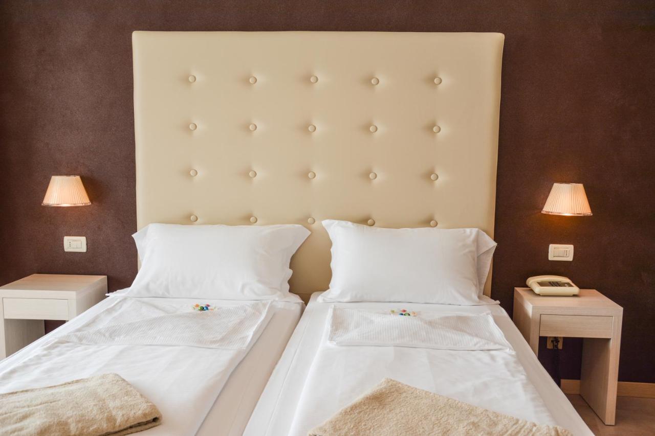 Hotel Astor Limone sul Garda Eksteriør billede