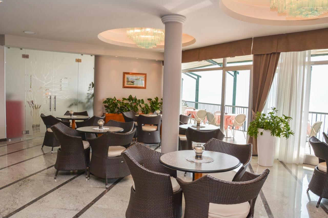 Hotel Astor Limone sul Garda Eksteriør billede