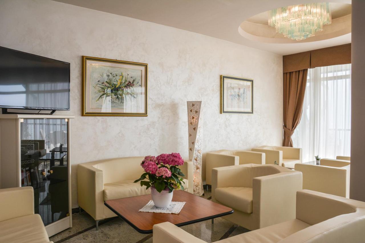 Hotel Astor Limone sul Garda Eksteriør billede