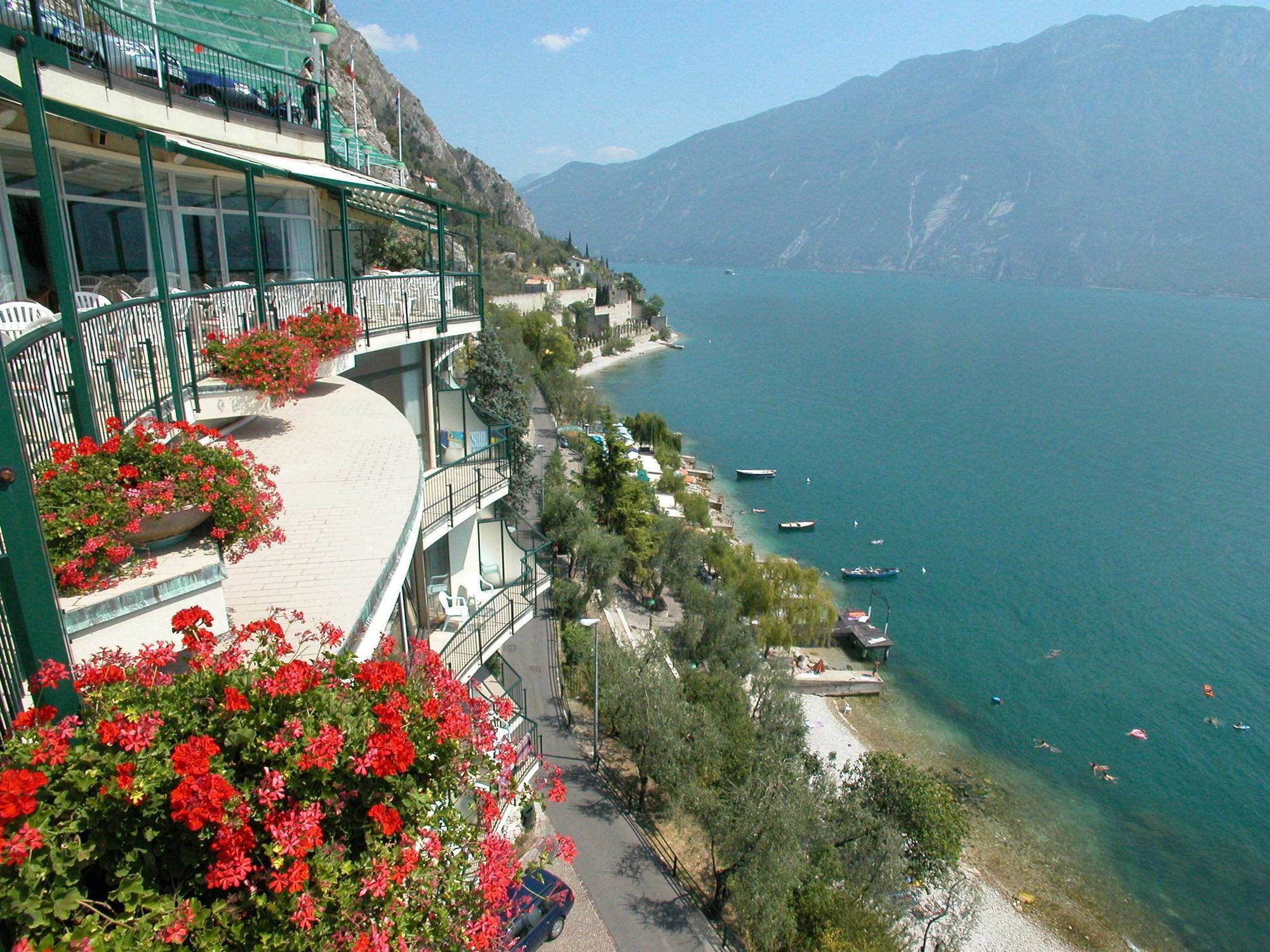 Hotel Astor Limone sul Garda Eksteriør billede